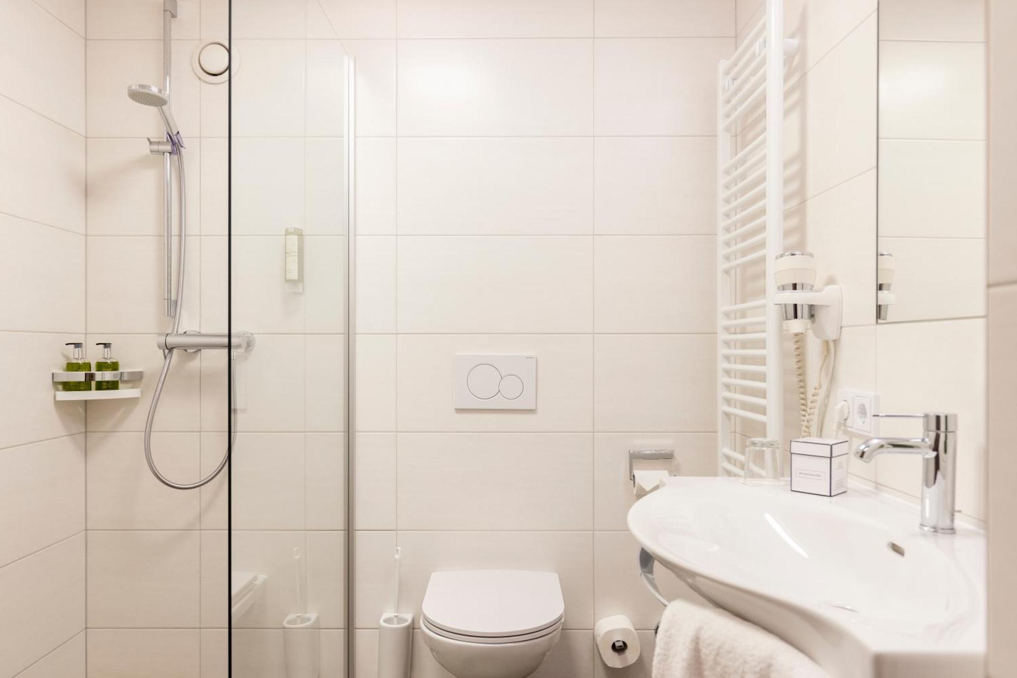 Vergeiner'S Hotel Traube Лиенц Экстерьер фото