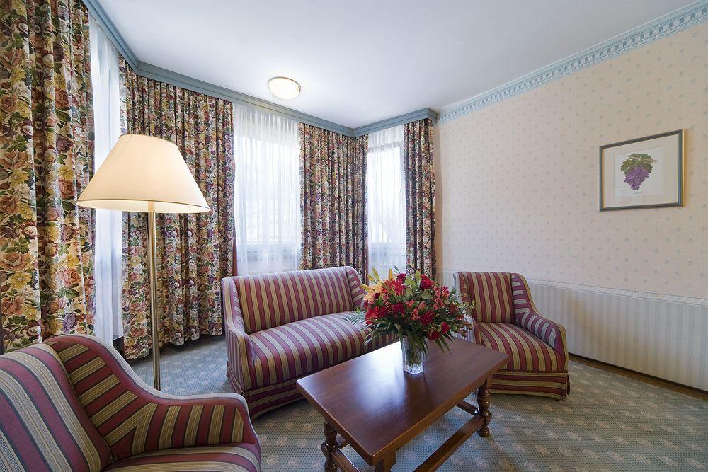 Vergeiner'S Hotel Traube Лиенц Экстерьер фото