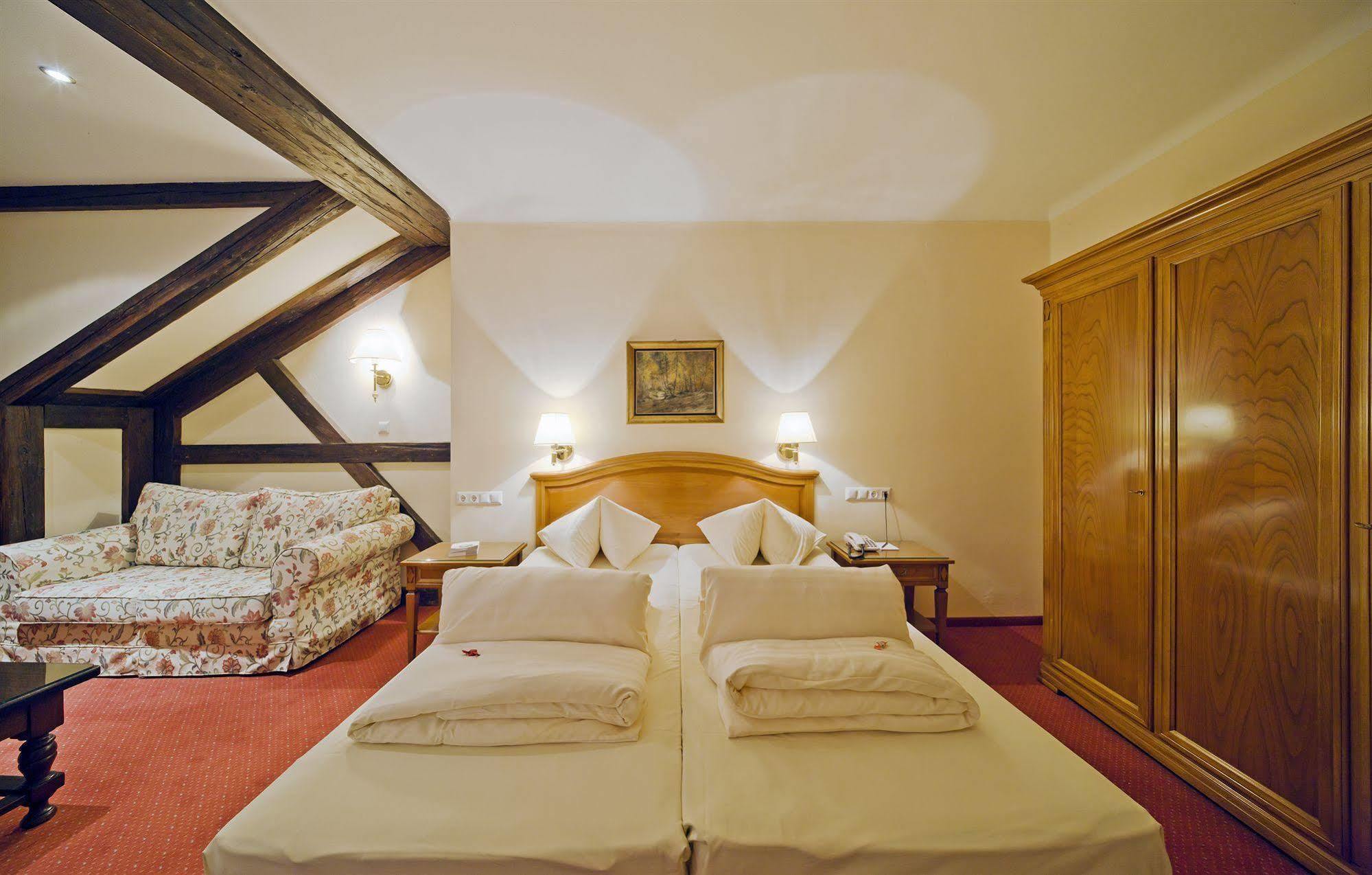Vergeiner'S Hotel Traube Лиенц Экстерьер фото