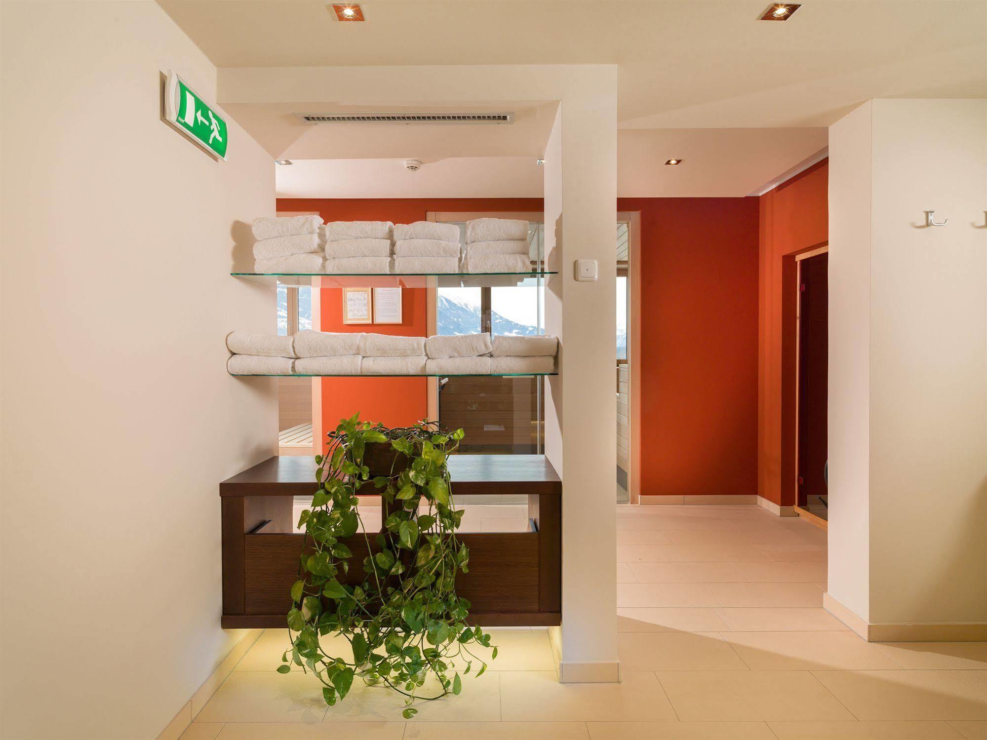 Vergeiner'S Hotel Traube Лиенц Экстерьер фото