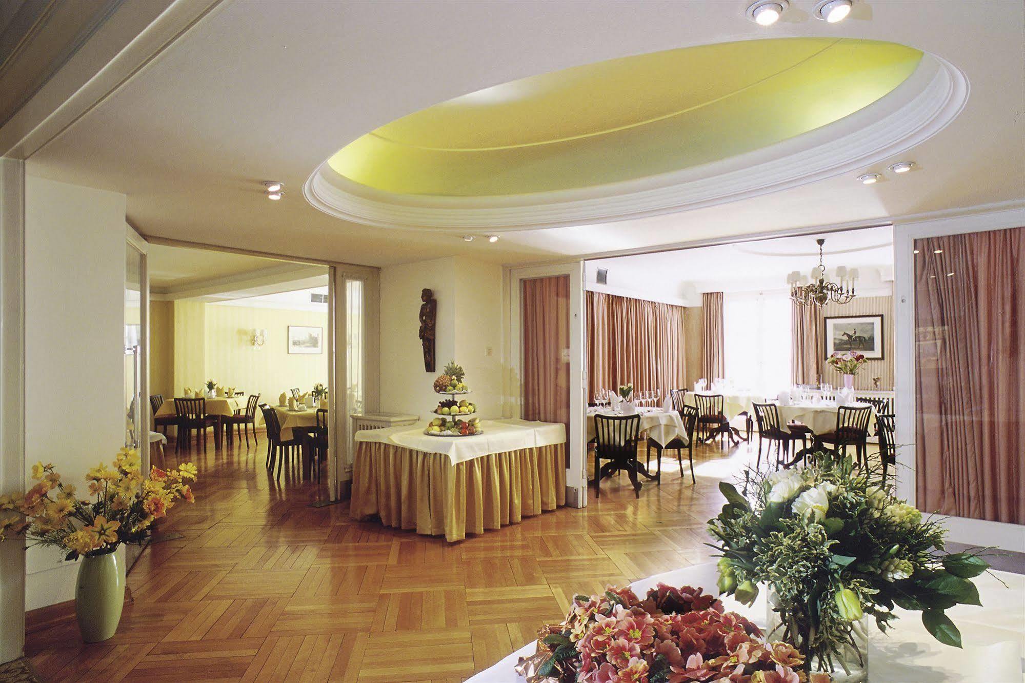 Vergeiner'S Hotel Traube Лиенц Экстерьер фото