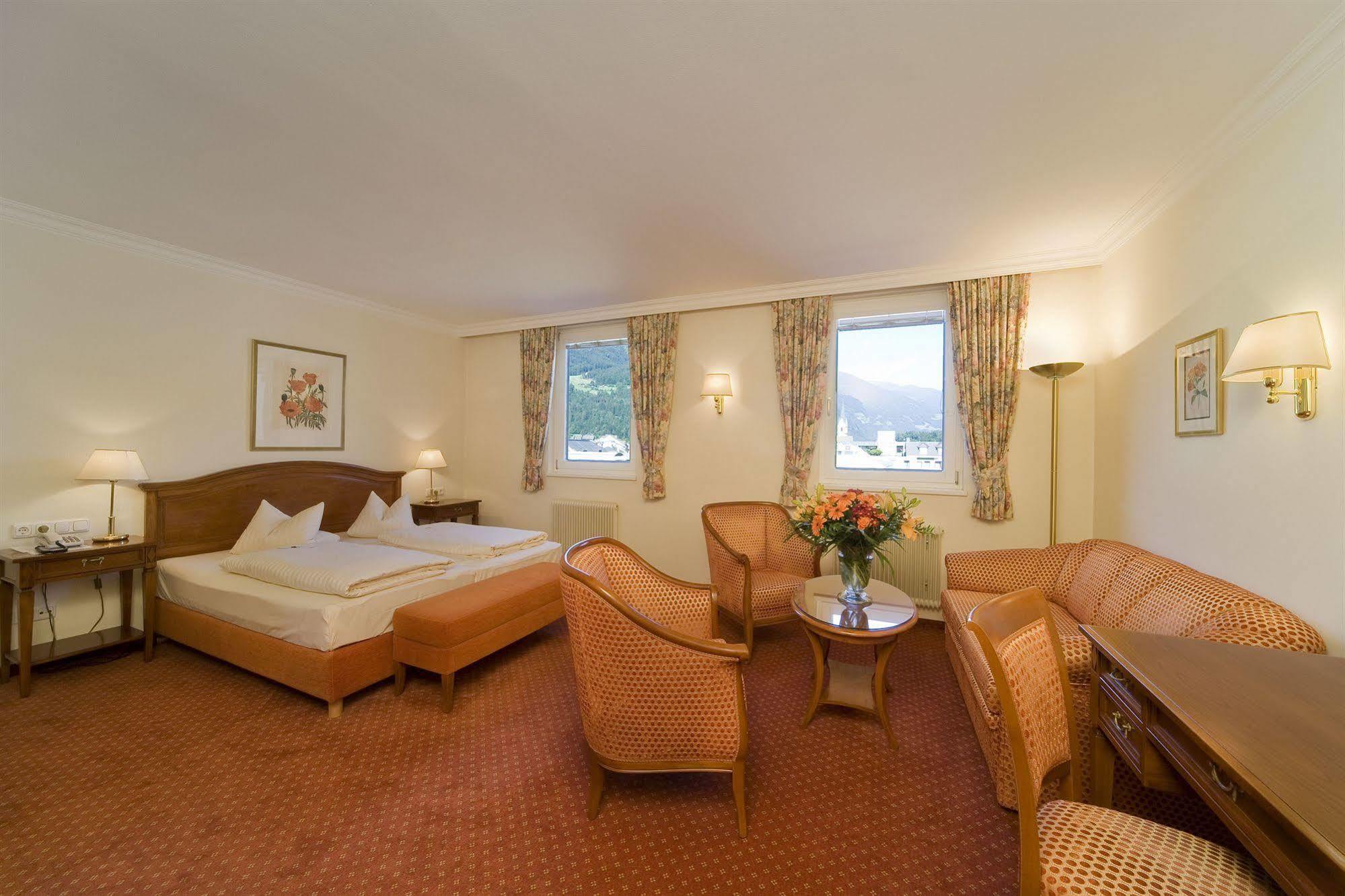 Vergeiner'S Hotel Traube Лиенц Экстерьер фото